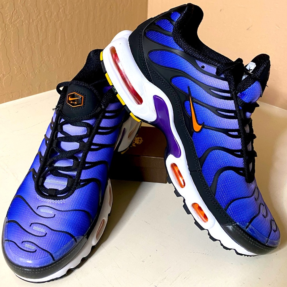 Women’s Nike Air Max TN’s sz 7 Purple / Black/ Wht